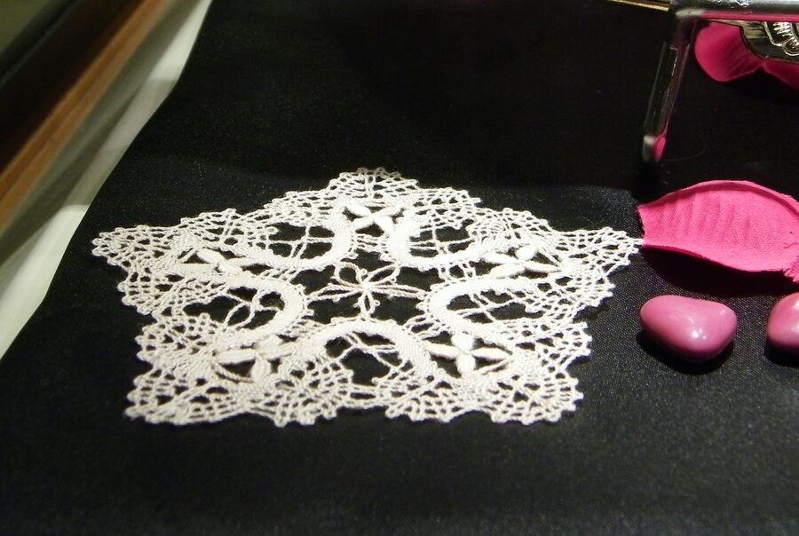 Musée de Laragne 2013 autour de la dentelle. Dentelle aux fuseaux de Venise